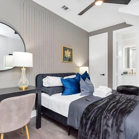 The Suite Spot! Downtown Skyline Views! Sleeps 12 Хьюстон Экстерьер фото