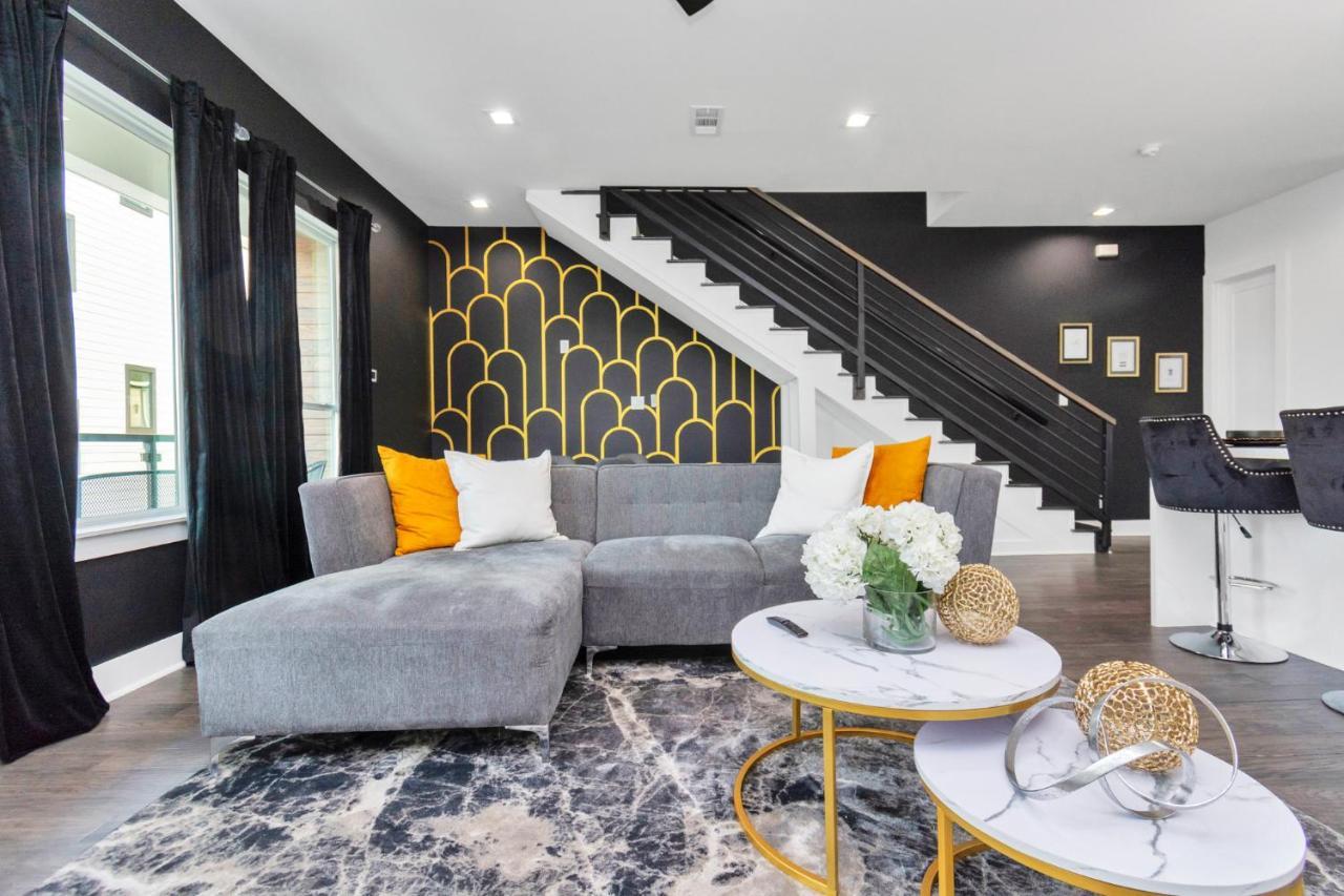 The Suite Spot! Downtown Skyline Views! Sleeps 12 Хьюстон Экстерьер фото