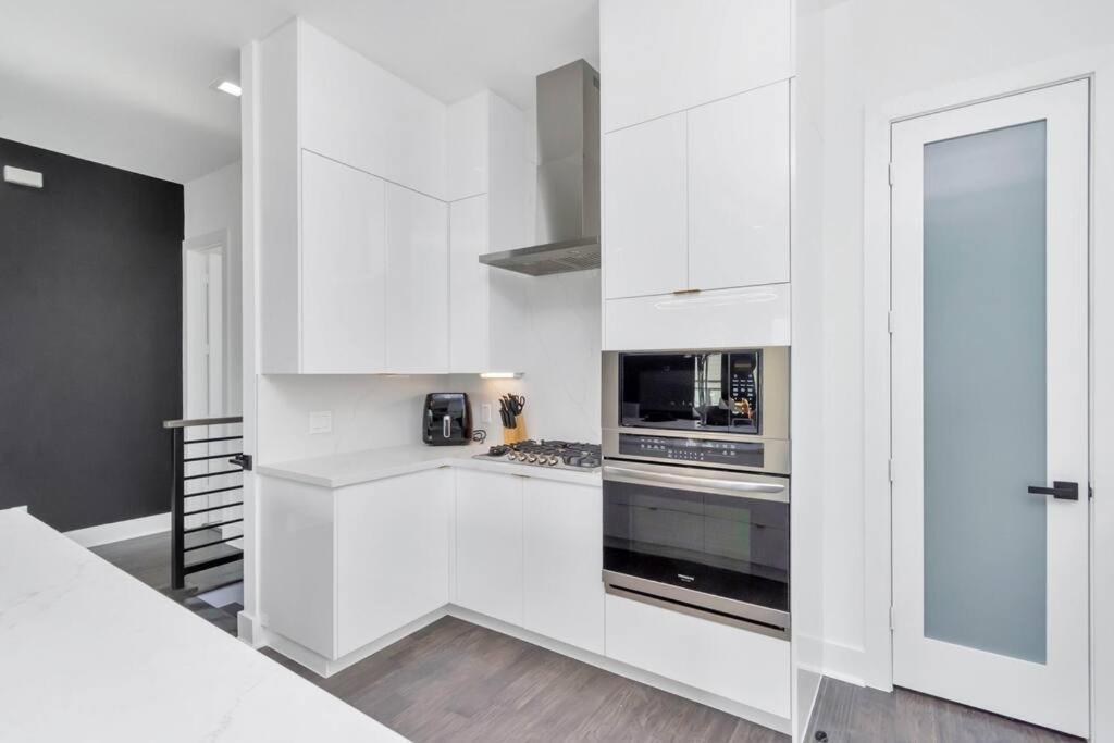 The Suite Spot! Downtown Skyline Views! Sleeps 12 Хьюстон Экстерьер фото